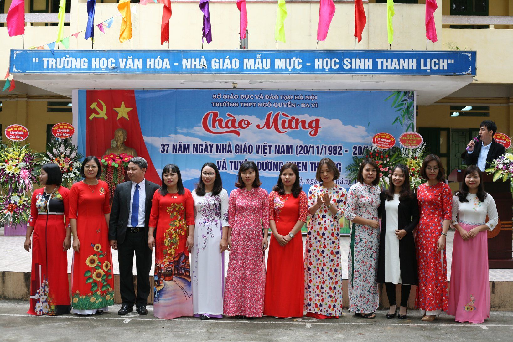 Lễ đón Trường chuẩn quốc gia và kỉ niệm ngày nhà giáo Việt Nam