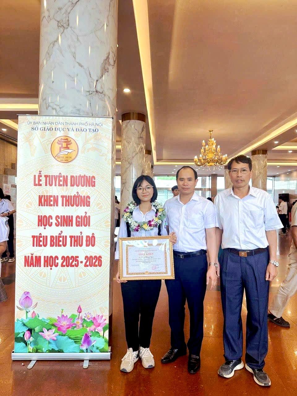 LỄ TUYÊN DƯƠNG, KHEN THƯỞNG HỌC SINH GIỎI TIÊU BIỂU THỦ ĐÔ NĂM HỌC 2025-2026